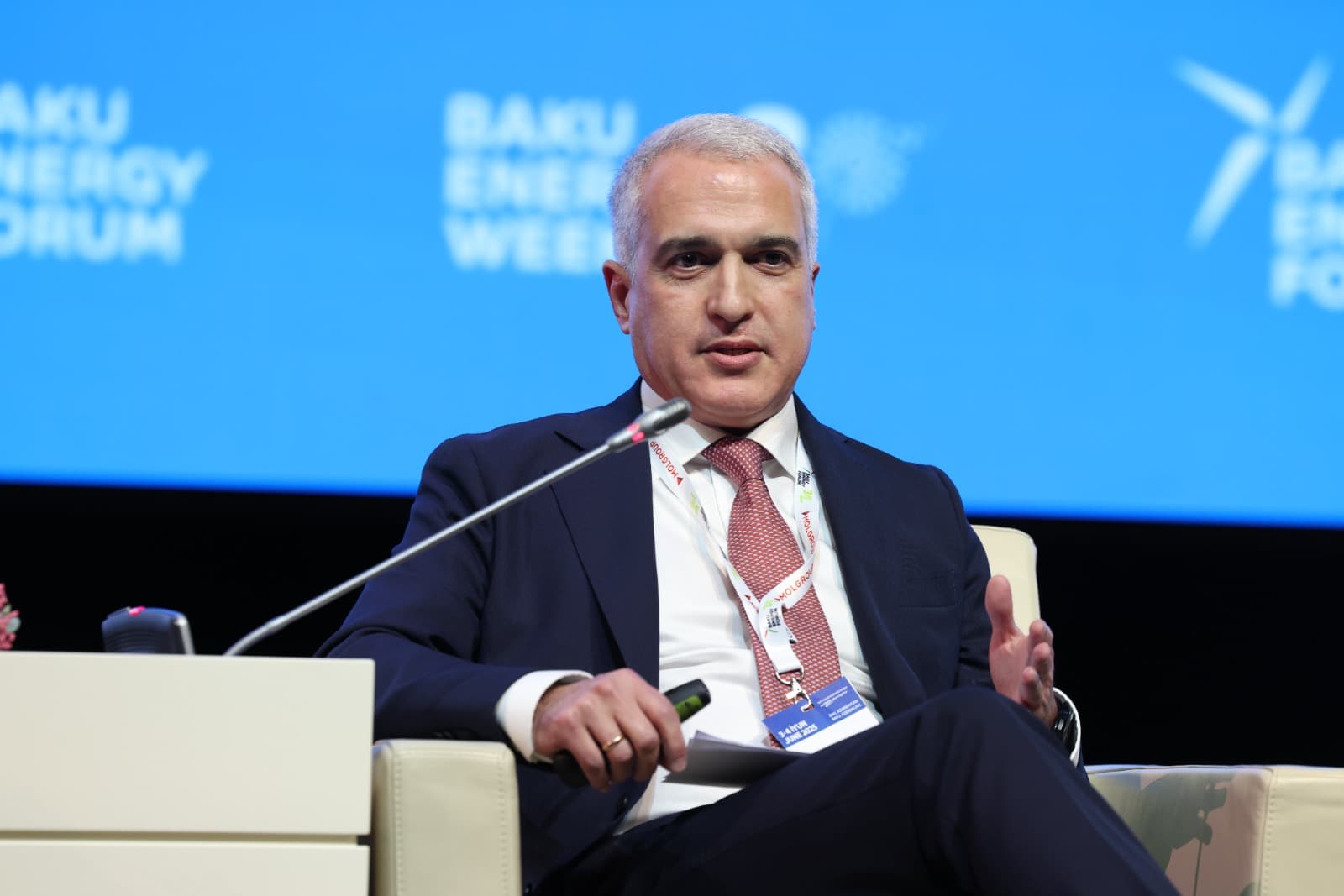 Bakı Enerji Forumunda yaşıl enerjiyə keçid və şəbəkə modernizasiyası müzakirə olunub