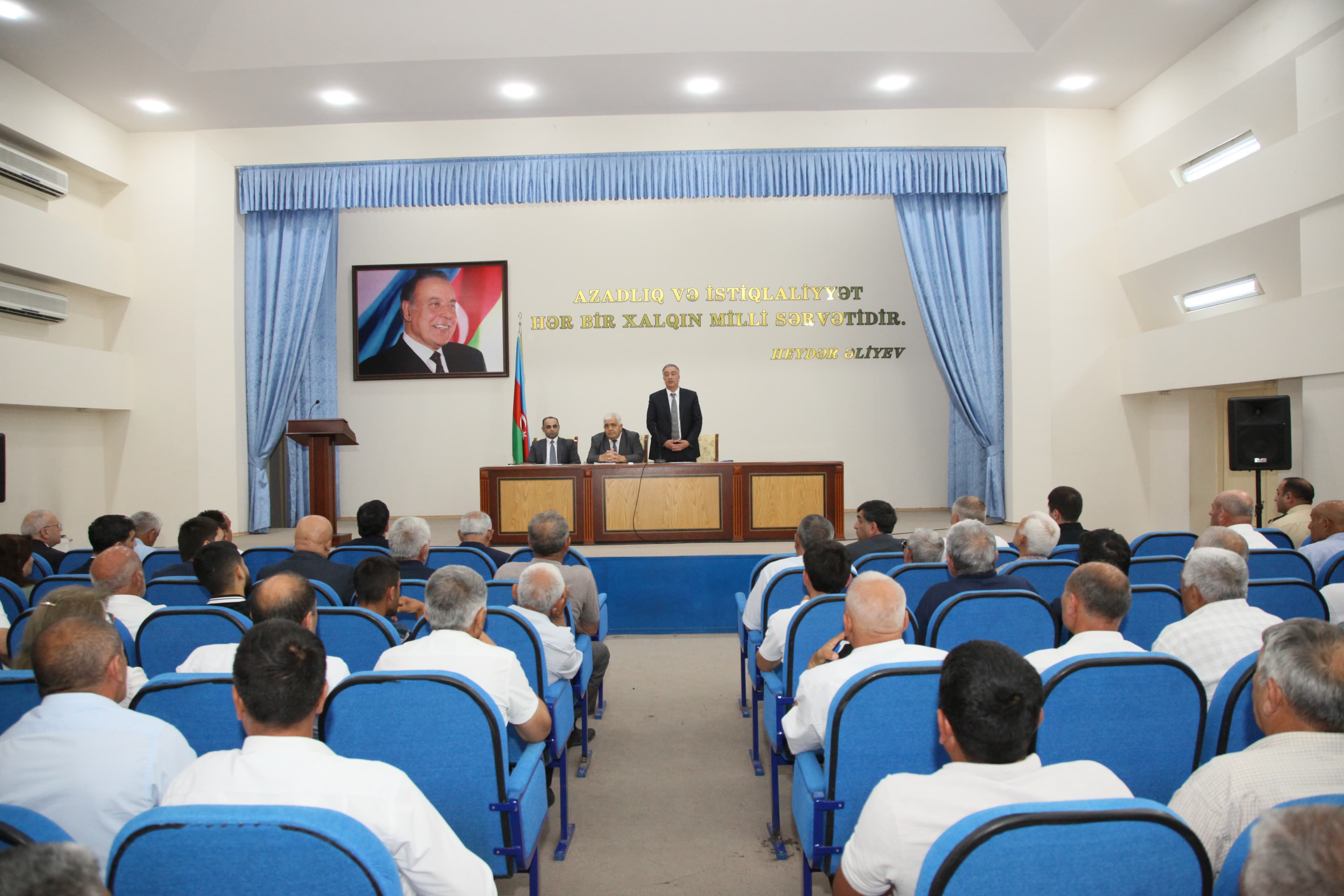 Bərdədə taxıl biçini prosesinin mütəşəkkil təşkilinə həsr olunmuş regional müşavirə keçirilib
