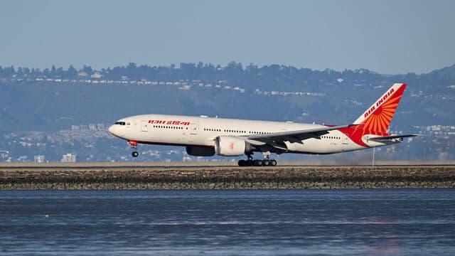 Hindistanda qəzaya uğrayan Boeing-in səhmləri ucuzlaşıb