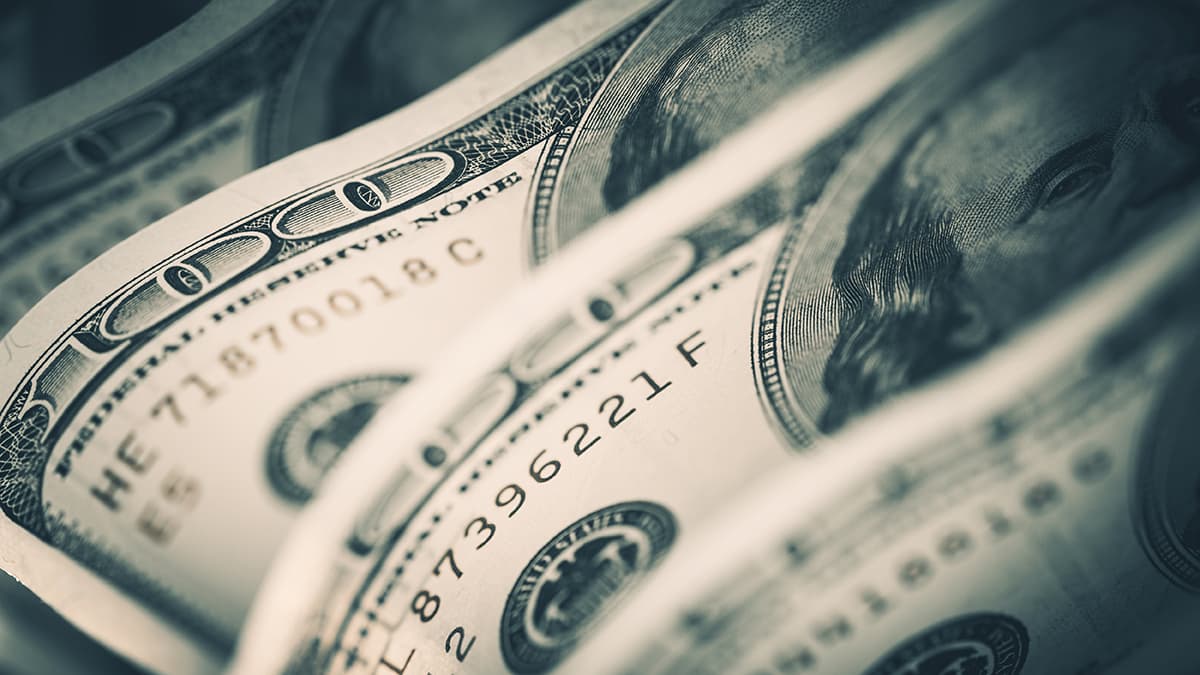 Dollar avro qarşısında möhkəmlənir, funt və yen qarşısında möhkəmlənməkdə davam edir