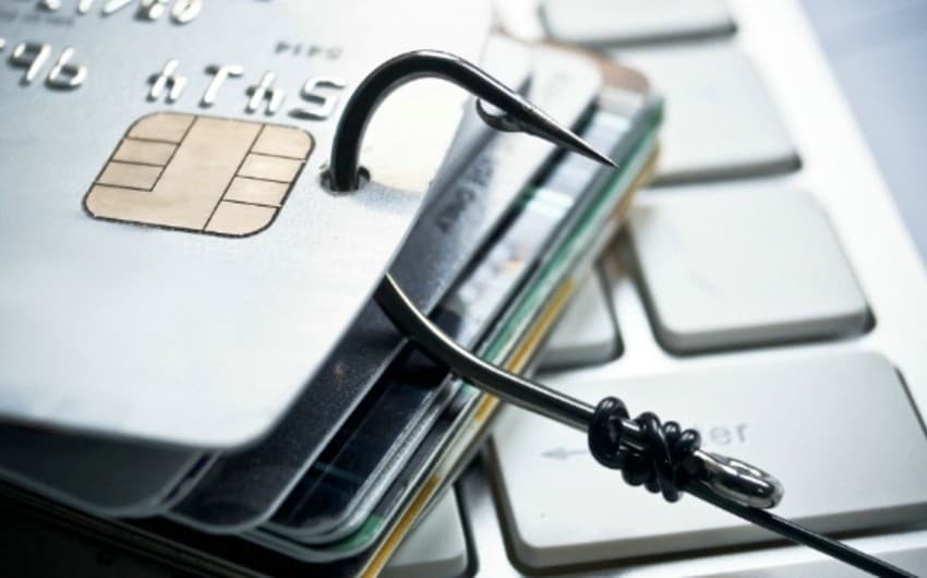 İdarə rəisi: Bank kartlarından kiber üsulla oğurluq halları artıb