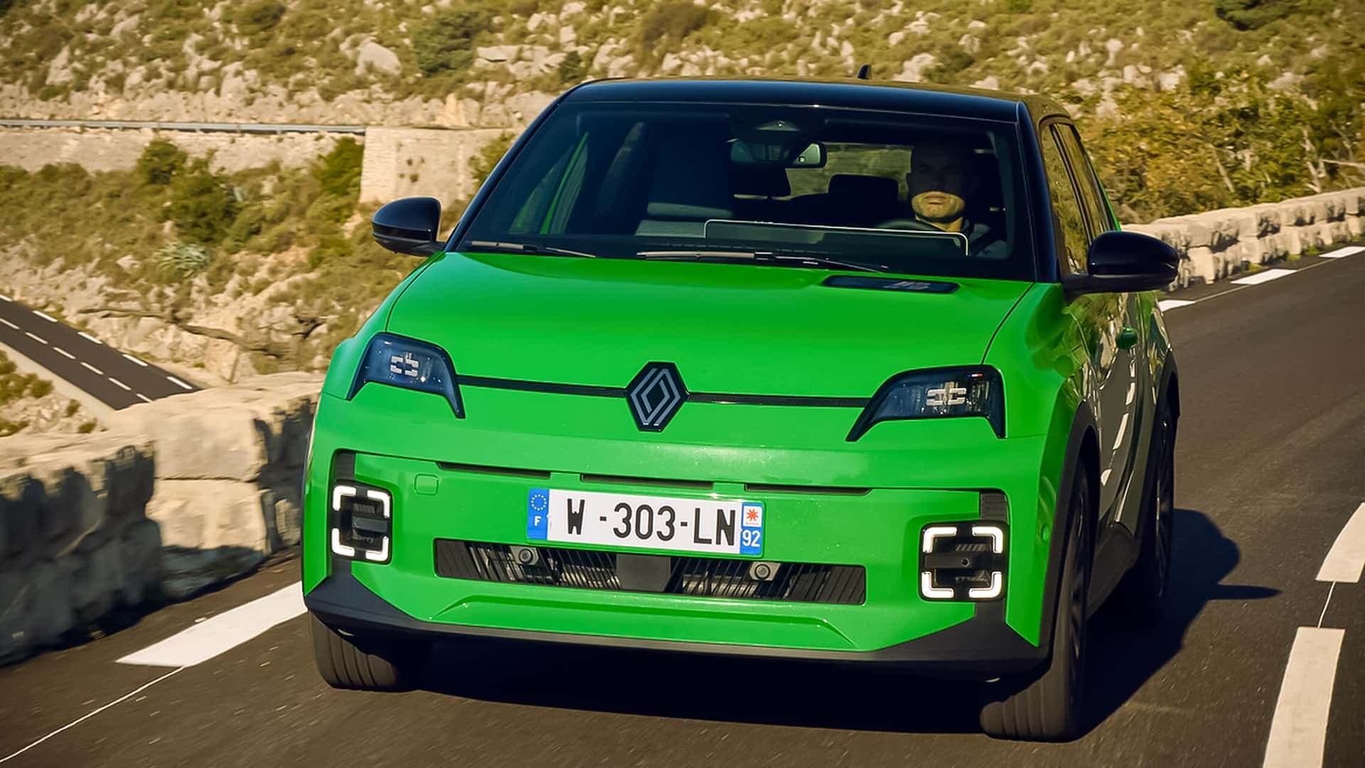 Renault-un baş direktoru vəzifəsinə namizəd Maksim Pika Stellantis-dən ayrılır