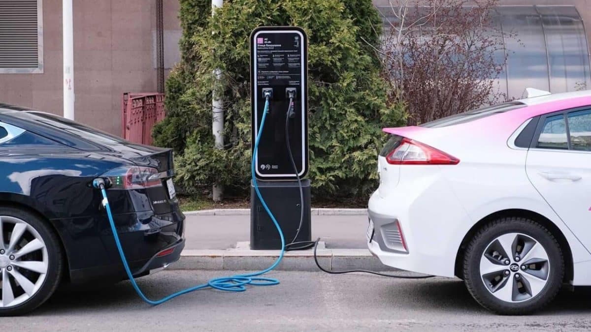 İsveçrə Enerji İdarəsi elektrik avtomobillərinin tədqiqatını gizlətdi