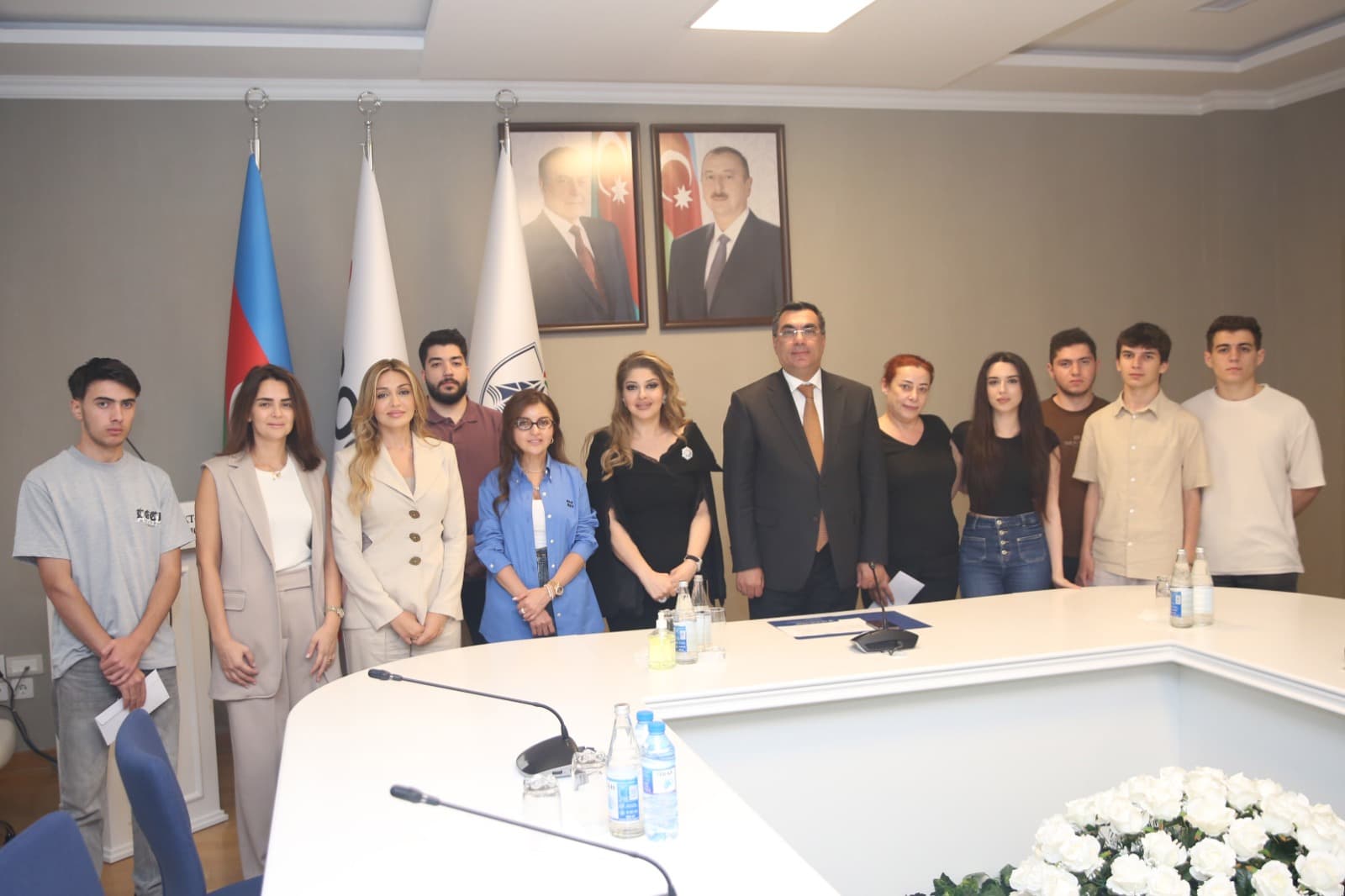 BANM-in 9 tələbəsinə xeyriyyəçi xanımlardan təhsil dəstəyi