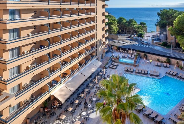Hyatt otelləri 2 milyard dollara 15 kurort satacaq