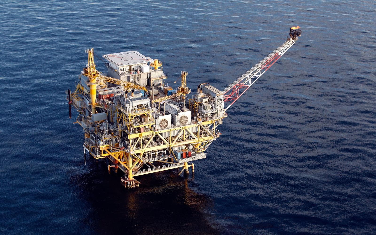 Brent müsbət ərazidə qalır və bir barel üçün 66,87 dollara satılır
