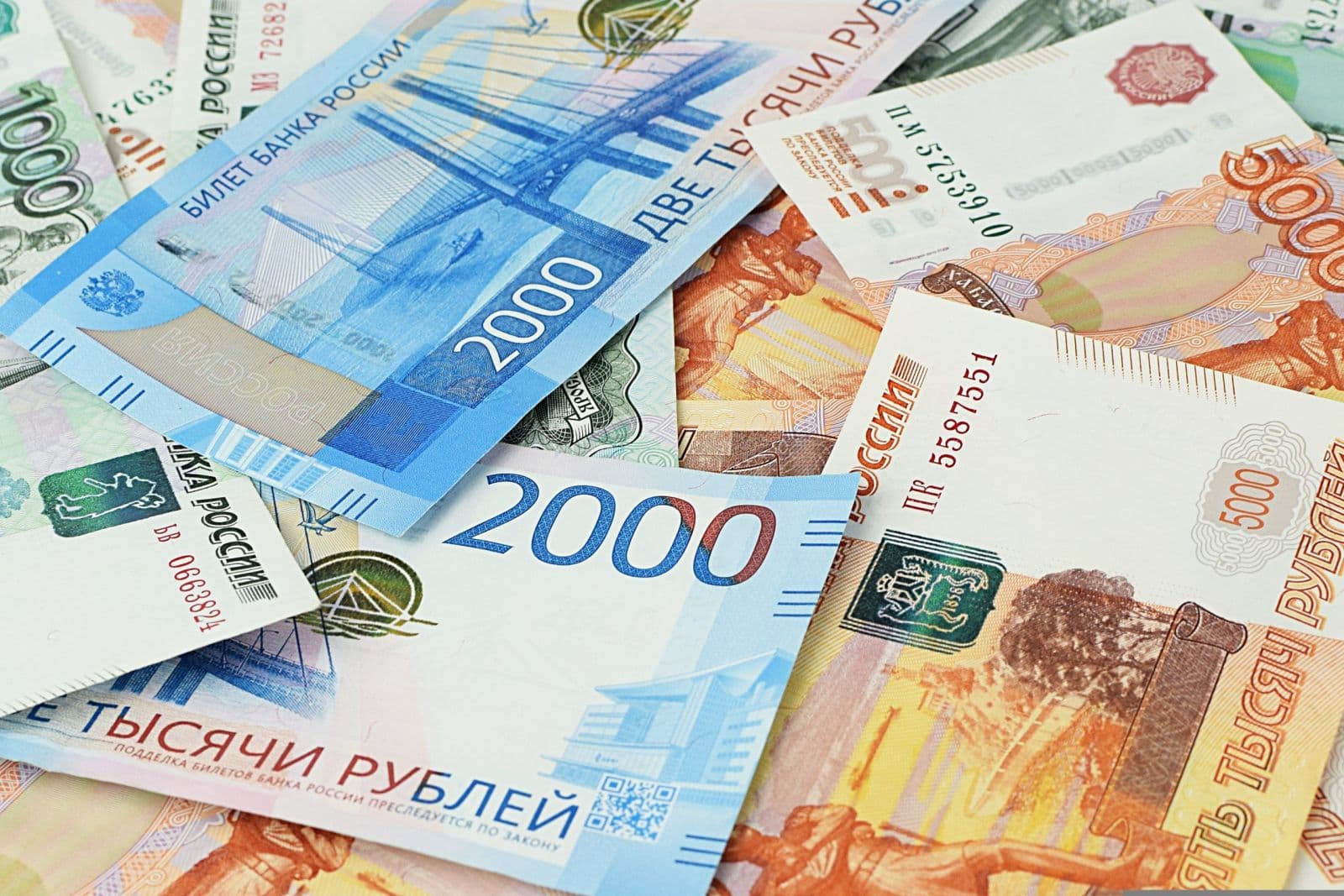 Azərbaycanda bankların Rusiya rublu alqı-satqısı 2,1 dəfə artıb