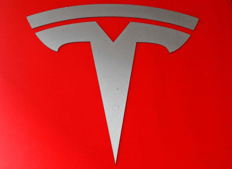 Tesla Ostində robotaksi xidmətini genişləndirir