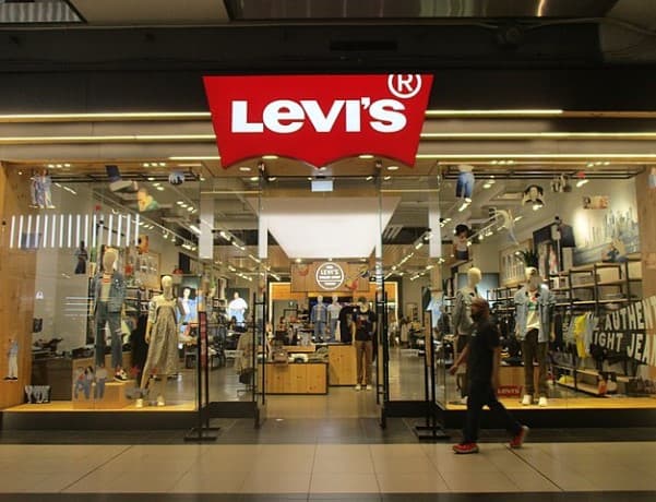 Levi Strauss 2-ci rübdə xalis mənfəətini 3,7 dəfə artırdı