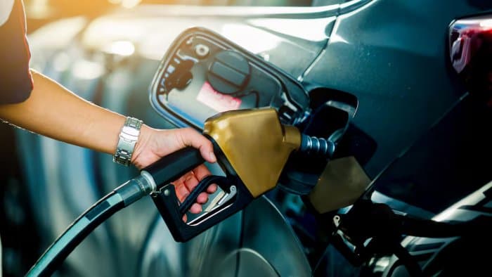 Azərbaycanda avtomobil benzini istehsalı azalıb