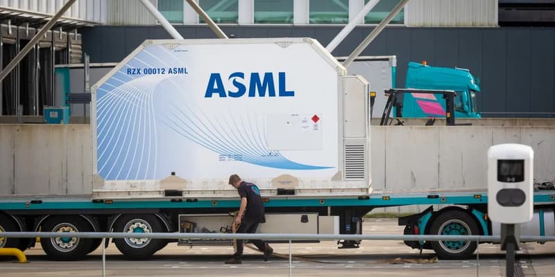 ASML Q2-də Gəlirini 23% Artırır