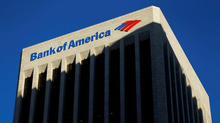Bank of America 2-ci rübdə xalis mənfəəti 3,2% artırıb