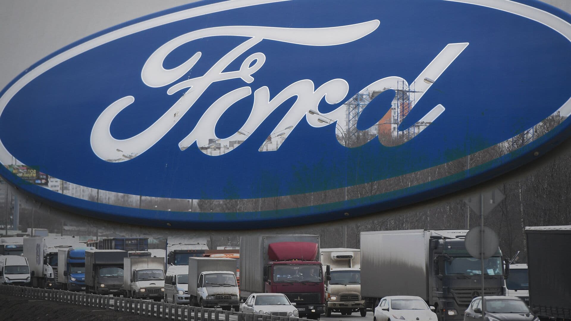Ford ABŞ-da mühərrik bölməsində yanğın riskinə görə 694 min avtomobili geri çağırır