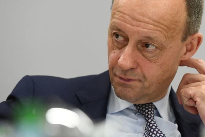 Merz UniCredit-in Commerzbank alqı-satqısını tənqid etdi