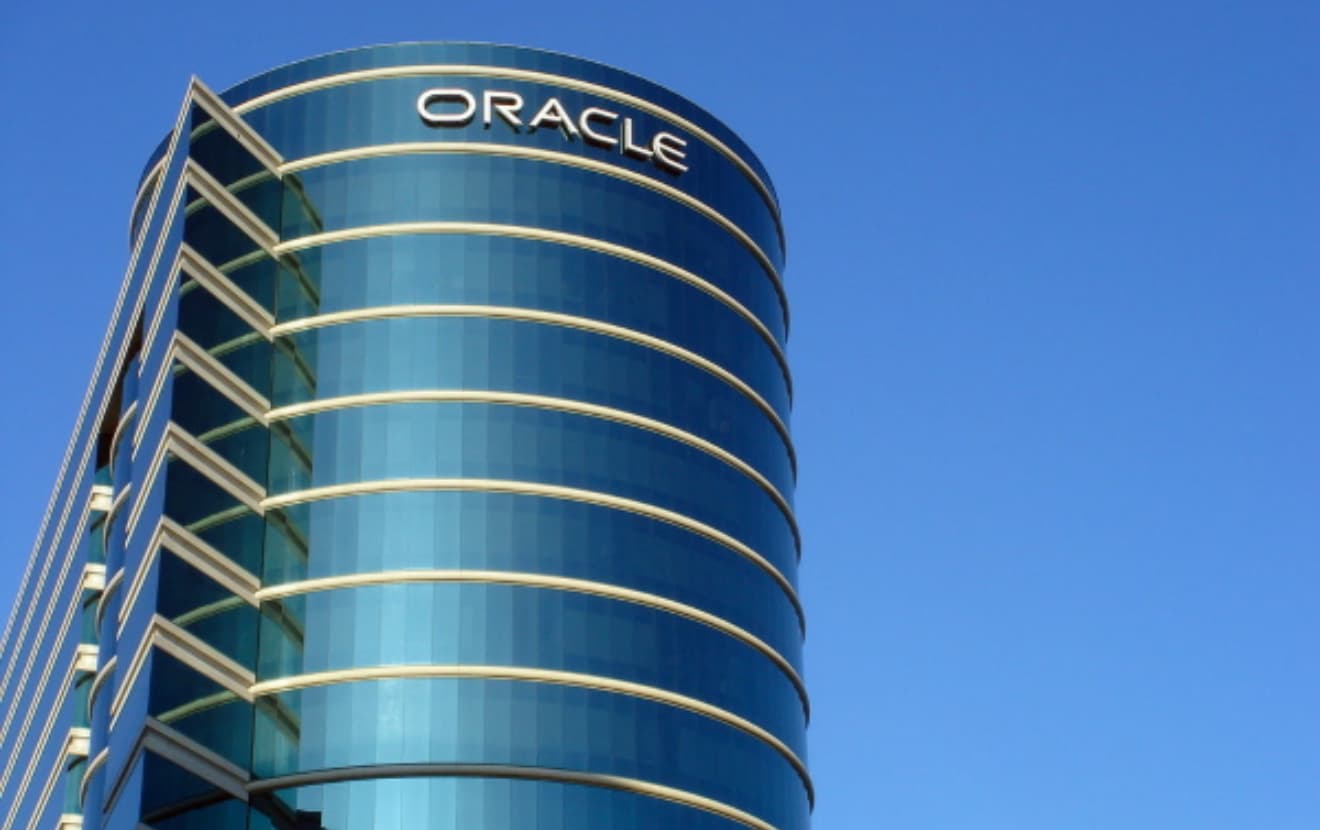 Oracle-ın bazar dəyəri 700 milyard dollara yaxınlaşır