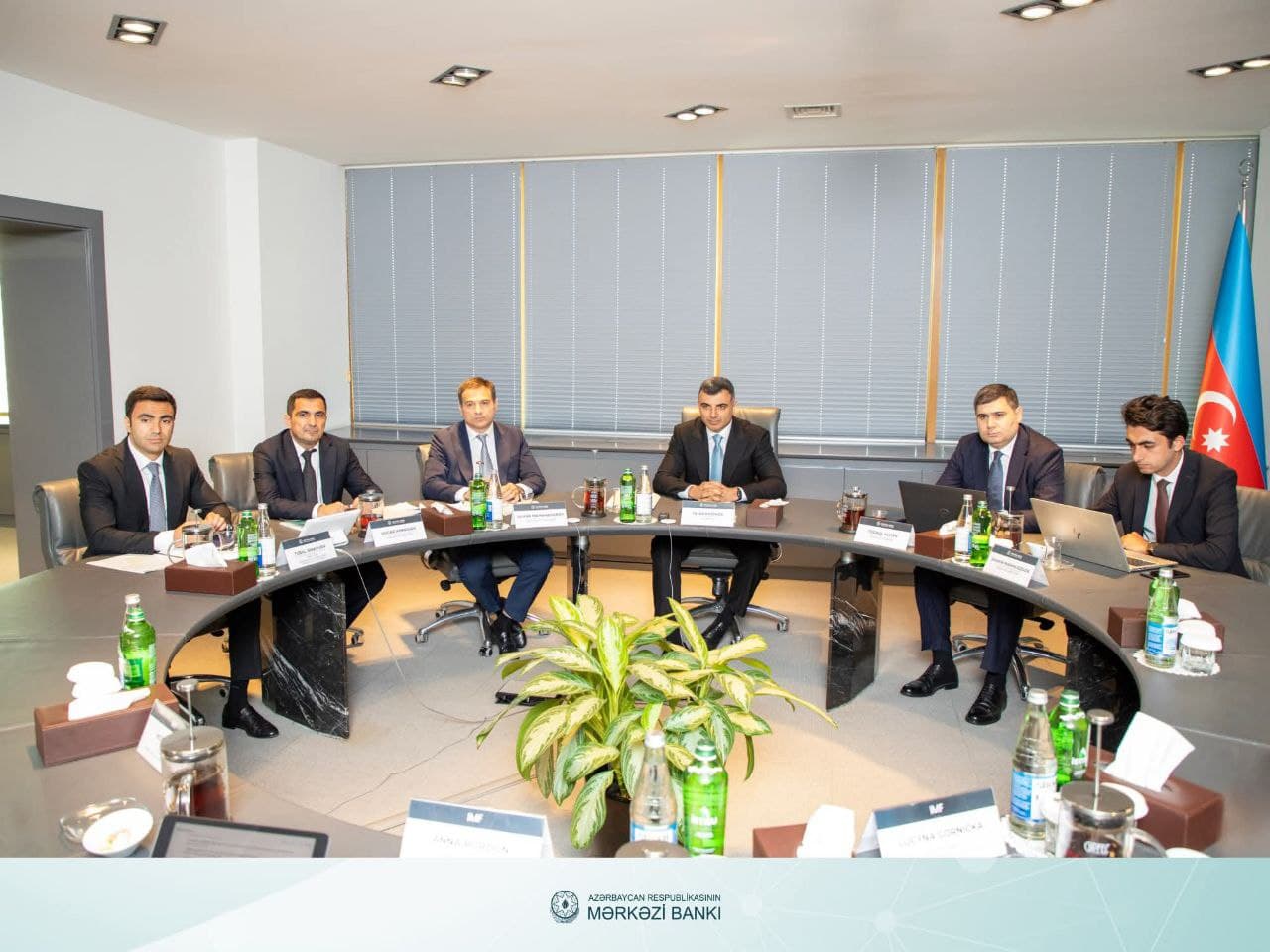 Mərkəzi Bank və BVF banklararası bazarın inkişafını müzakirə edib