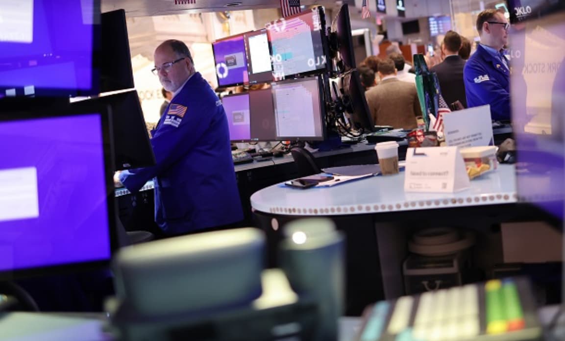 Wall Street Çərşənbə axşamı günü bağlanır, S&P 500 rekord həddə çatır