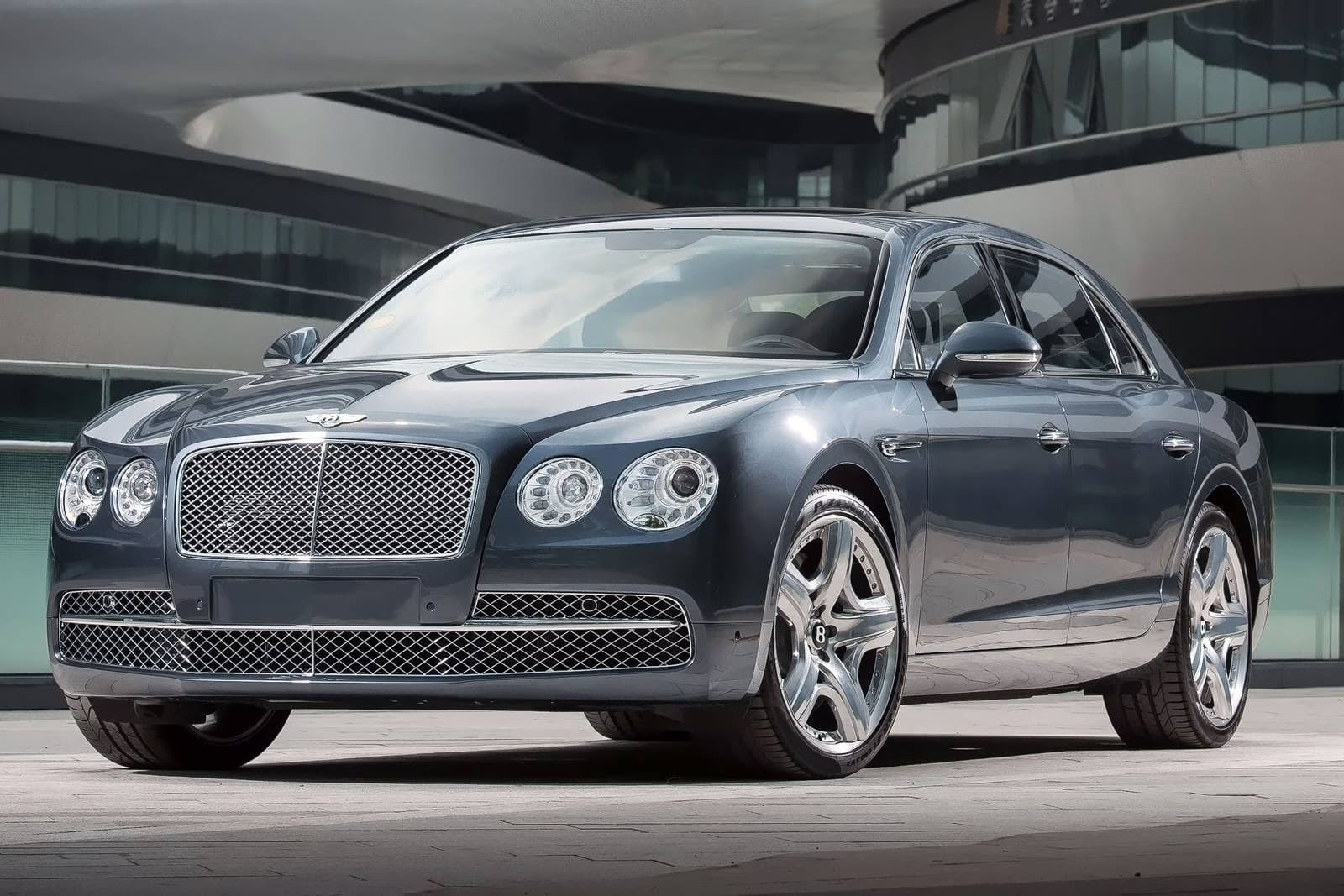 2014-cü ilin Bentley Flying Spur modellərinin bazar qiymətləri