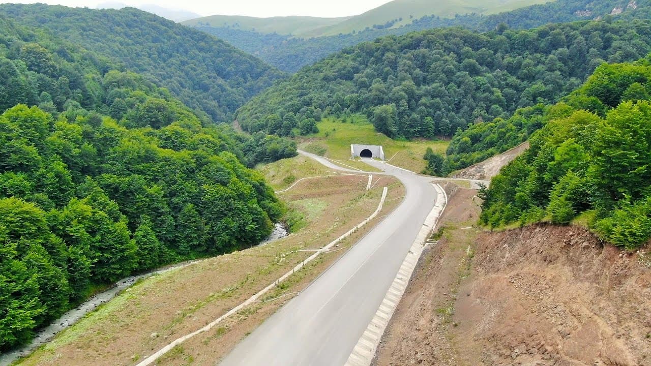 Toğanalı-Kəlbəcər-İstisu avtomobil yolunun tikintisi 85%-ə çatıb