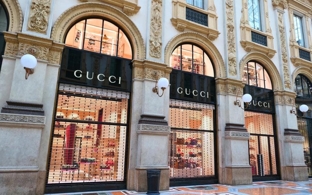 Gucci brendinin sahibinin yarımillik gəliri 16% azalıb
