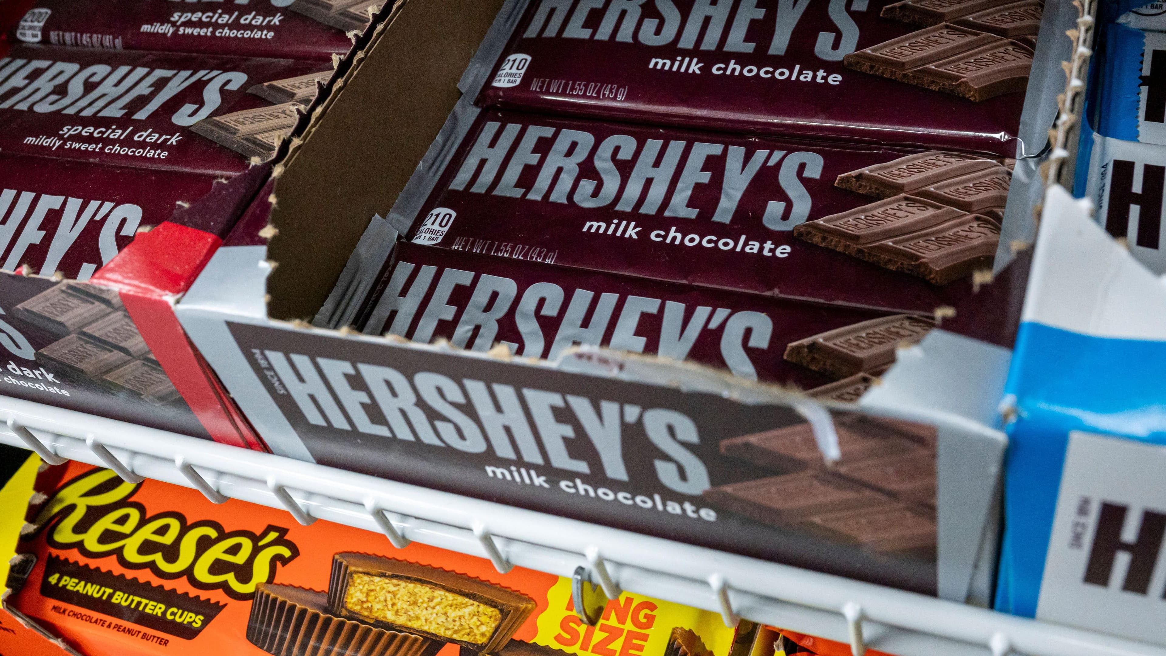 Hershey-in rüblük xalis mənfəəti Q2-də iki dəfə azalıb
