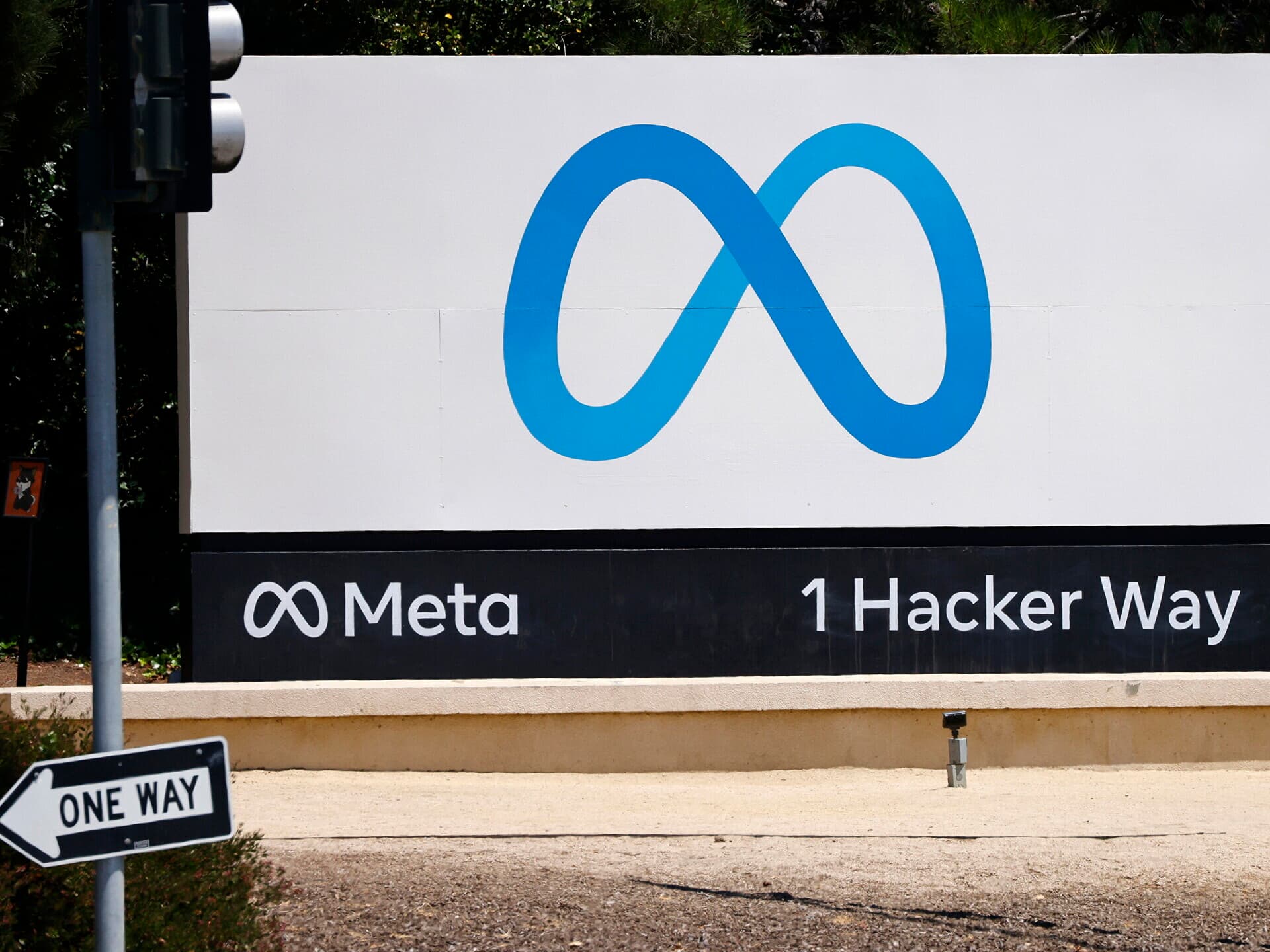 Meta 2-ci rübdə xalis mənfəəti 36% artırır