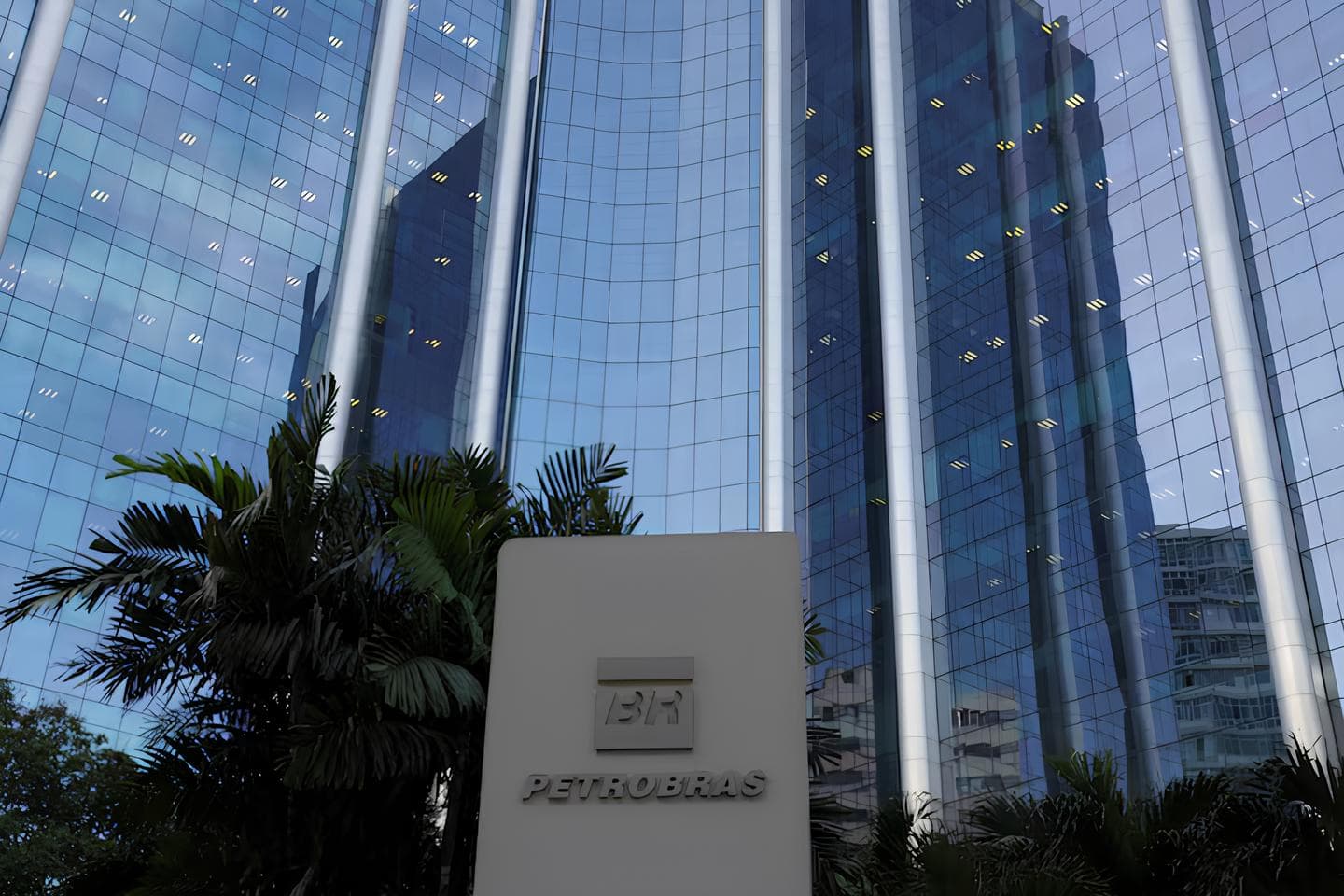 Petrobras ikinci rübdə neft və qaz hasilatını artırır