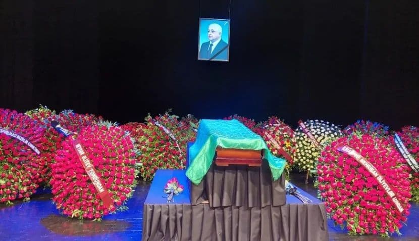 Xalq yazıçısı Elçin Əfəndiyevlə vida mərasimi keçirilib