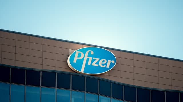 Pfizer Q2 gəliri 10% artaraq proqnozları üstələdi