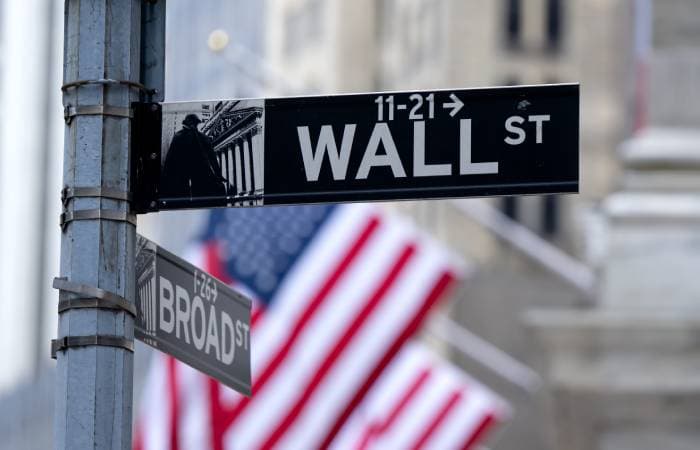 Wall Street yüksək bağlandı, Nasdaq Apple News-dan sonra 1.2% qazandı
