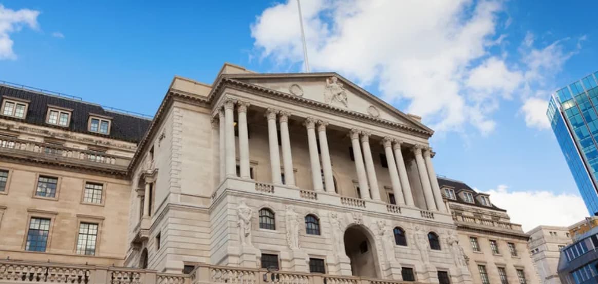 İngiltərə Bankı gözlənildiyi kimi əsas faiz dərəcəsini 25 bps azaldaraq 4%-ə endirib