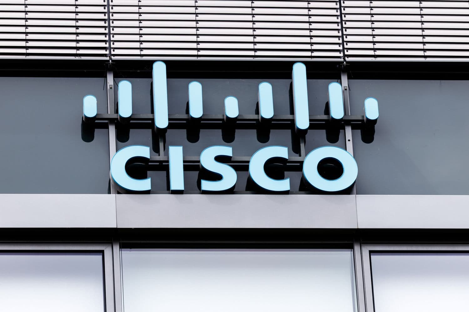 Cisco Systems 2025-ci ilin dördüncü rübündə mənfəətini 31%, gəlirini isə 8% artırıb