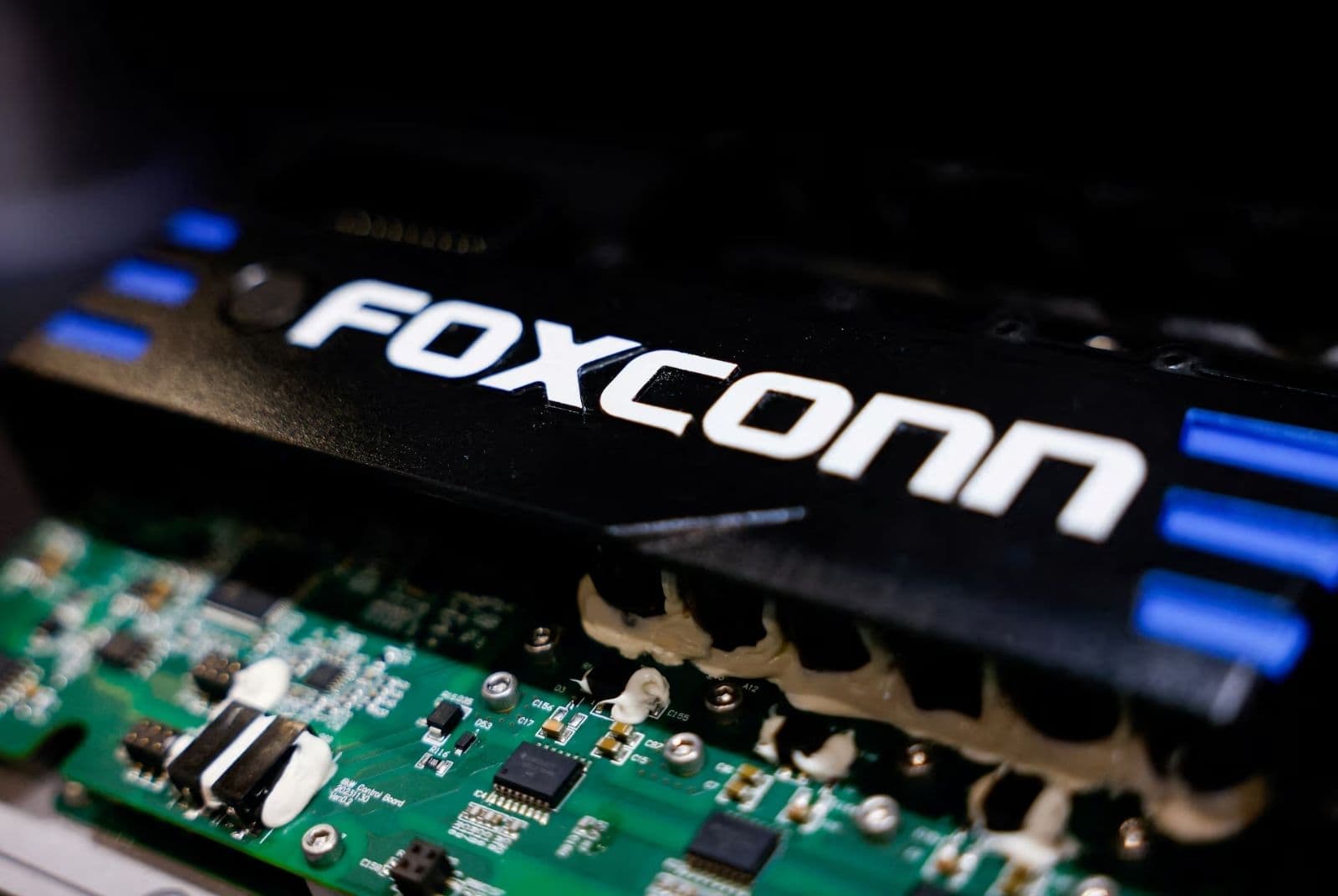 Foxconn ikinci rübdə xalis mənfəətini 27% artırdı – AI serverləri gəlirdə güclü artım yaratdı