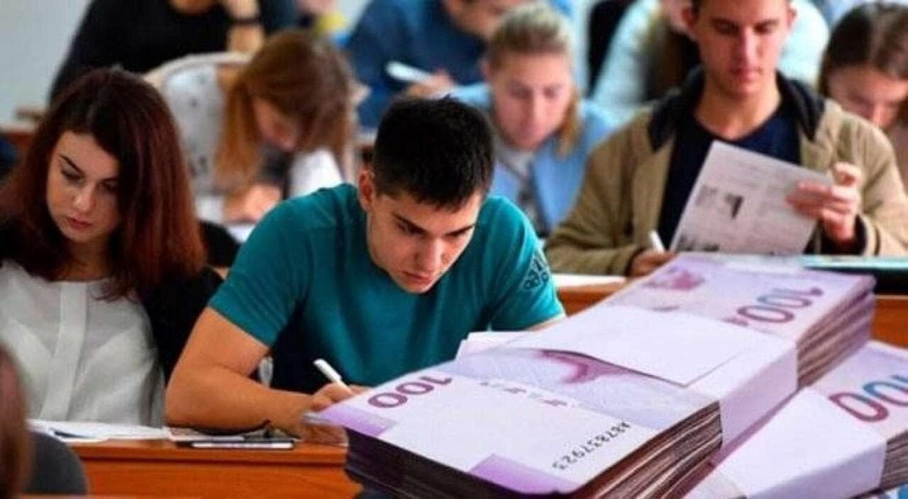 Təhsil iqtisadi artımı təmin etmir? Mütəxəssislər zəif institutların təhlükəsinə diqqət çəkir