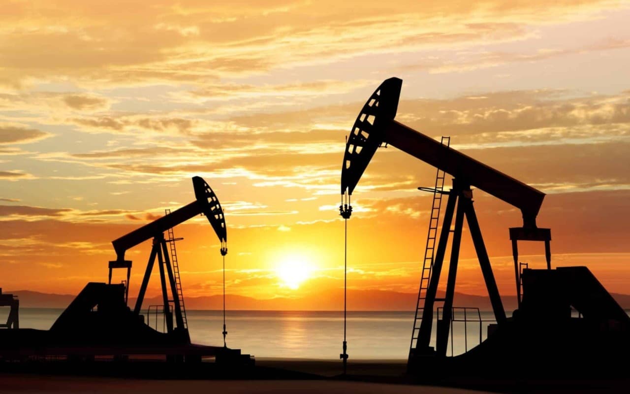 Neftin qiyməti ucuzlaşdı – Brent və WTI bazarlarında eniş