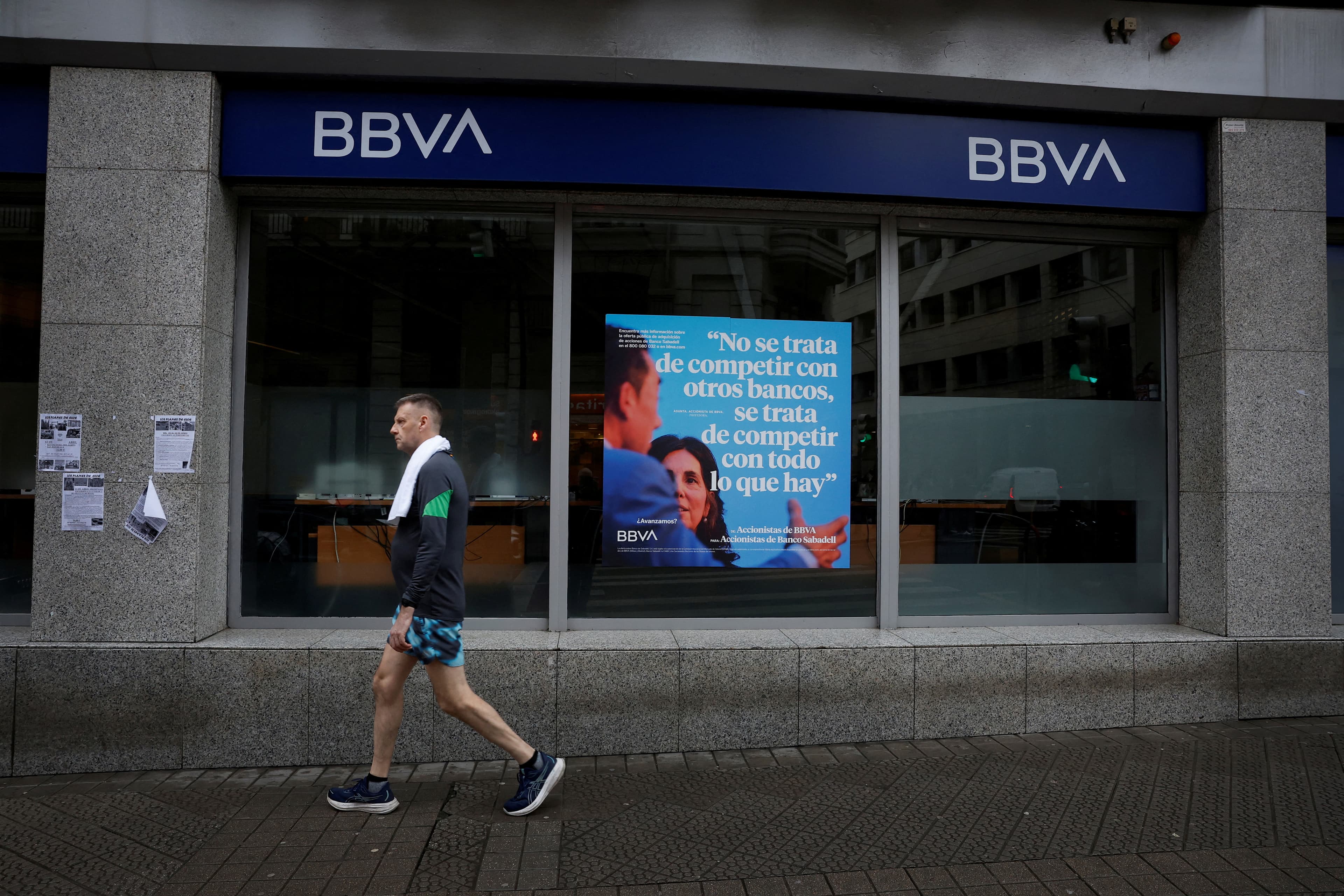 Sabadell-in direktorlar şurası səhmdarlara səhmlərini BBVA-ya satmamağı tövsiyə edir