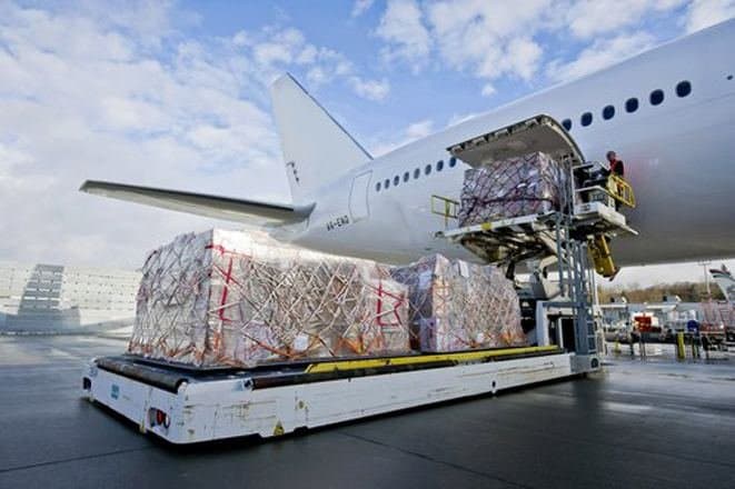 “Evraz Avia Service” “Volqa-Dnepr” yük qrupunu almaq üçün danışıqlara başlayıb