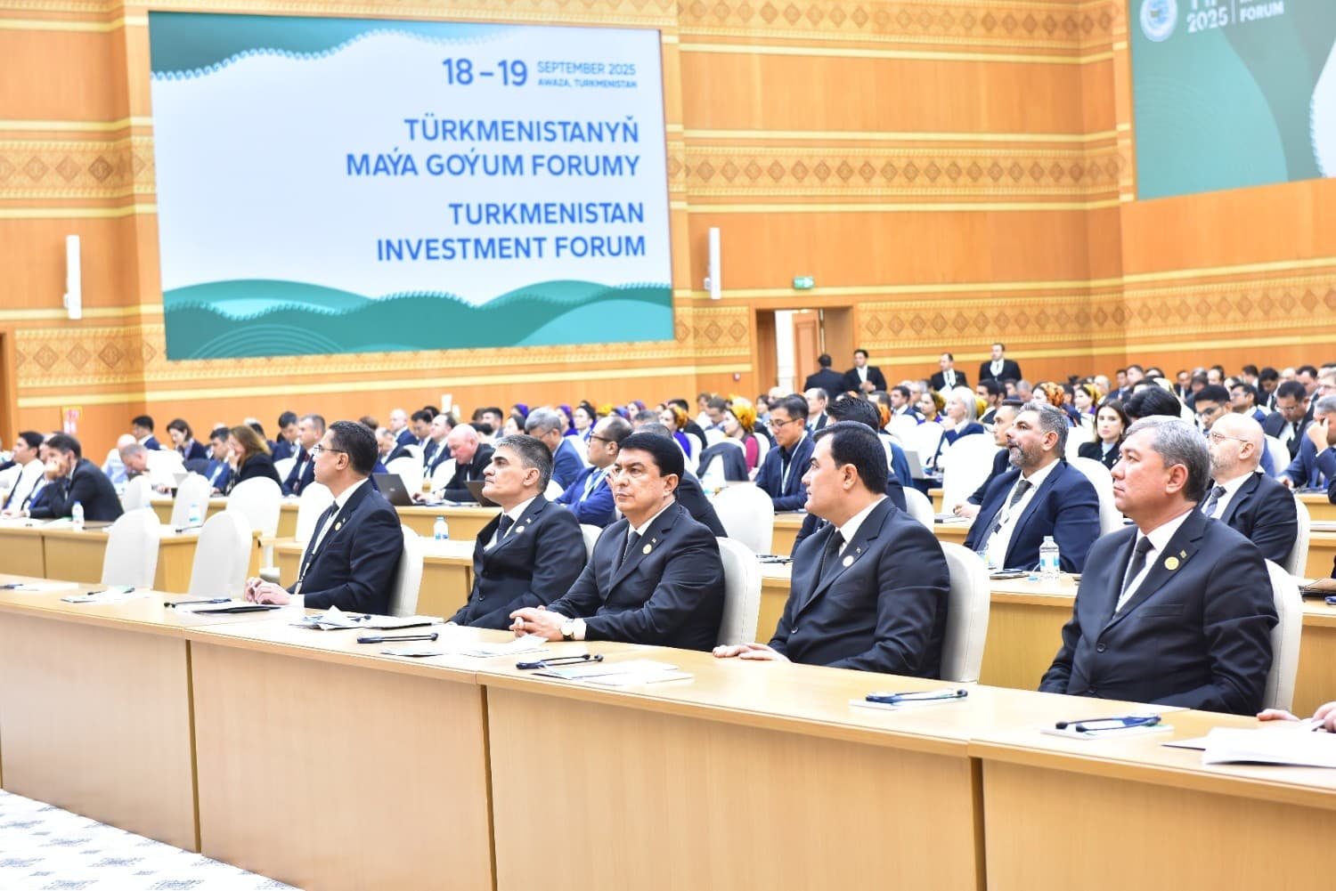İqtisadiyyat nazirinin müavini Türkmənistan İnvestisiya Forumunda iştirak edib