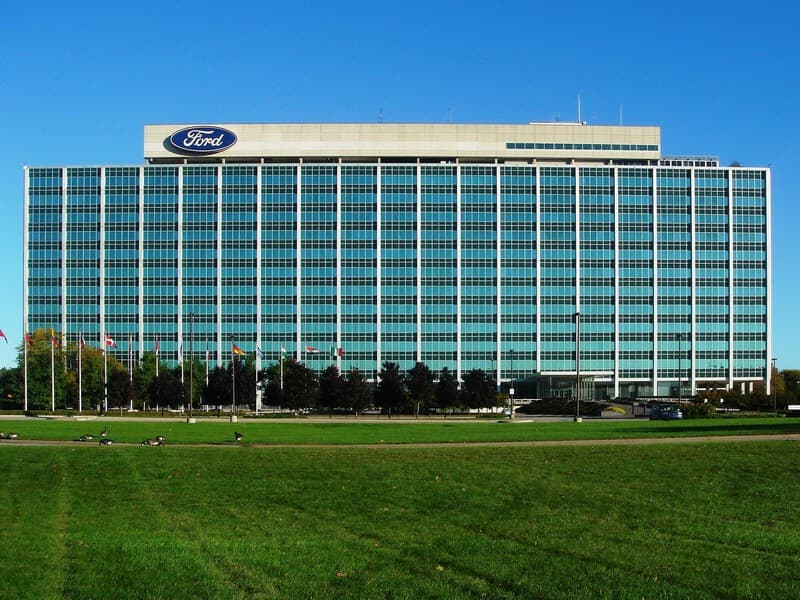 Ford, qapıların təmizlənməsi riski səbəbiylə ABŞ-da 102 min taurusu xatırladır