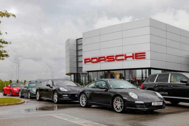 Porsche 2025-ci il gəlir proqnozunu təsdiqləyib, mənfəət marjasını aşağı salıb