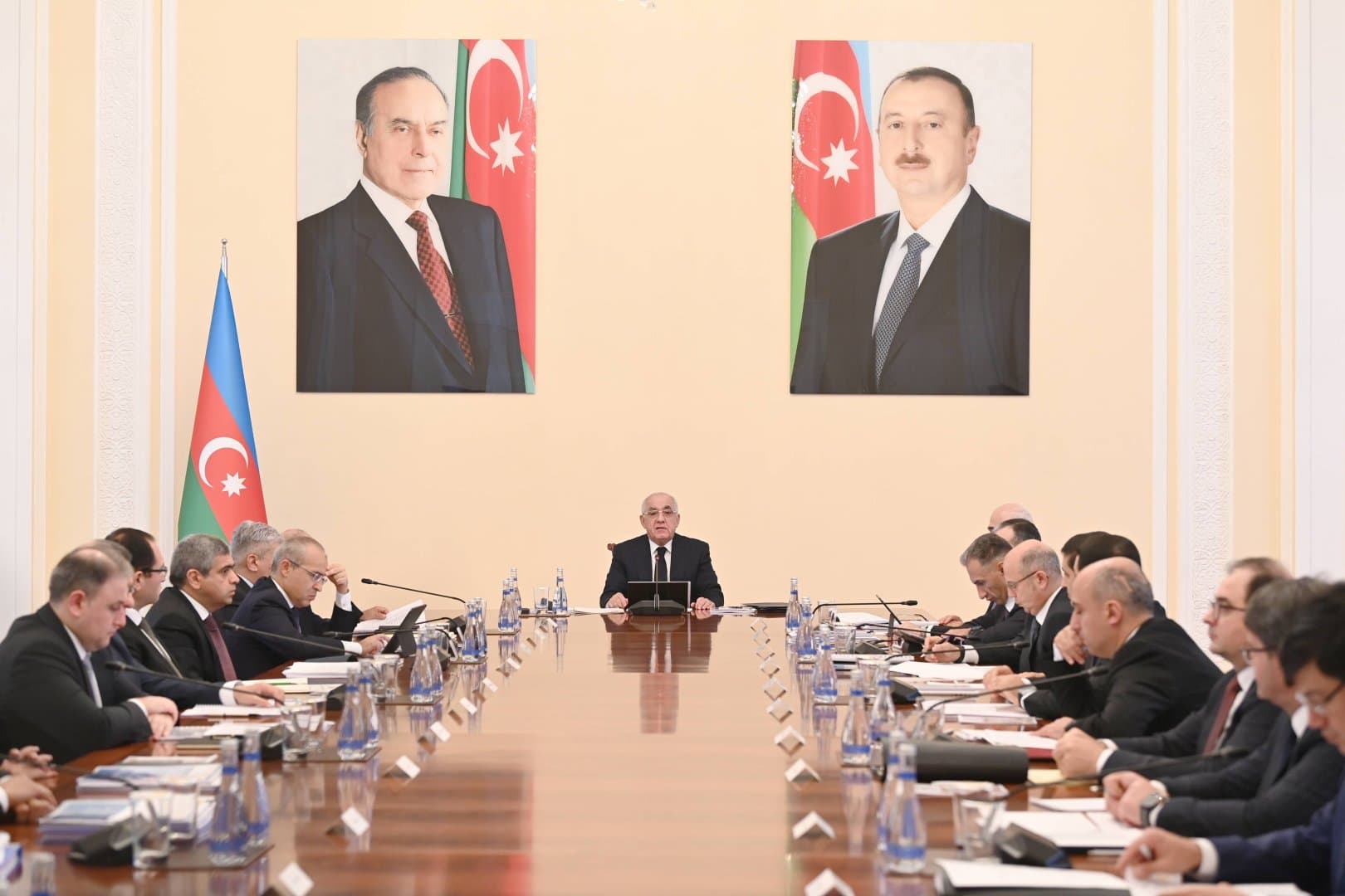 2026-cı il dövlət büdcəsi və sosial-iqtisadi inkişaf proqnozları müzakirə olunub