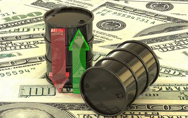 Neft qiymətləri OPEC+ və Kürdüstan tədarükü ilə bağlı gözləntilər fonunda ucuzlaşır