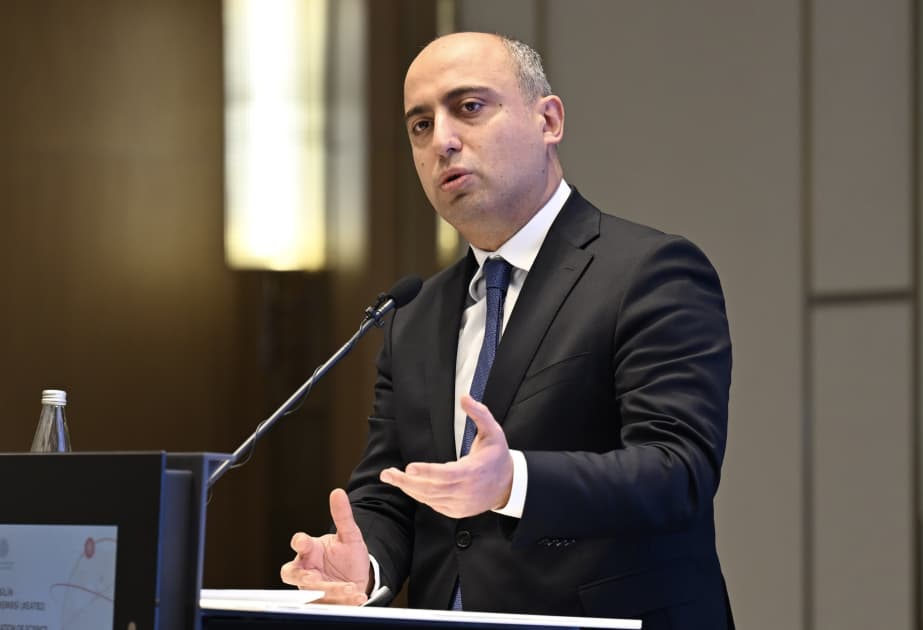 Sahibkarlıq və innovasiya cəmiyyətin yetişdirilməsindən asılıdır – Emin Əmrullayev