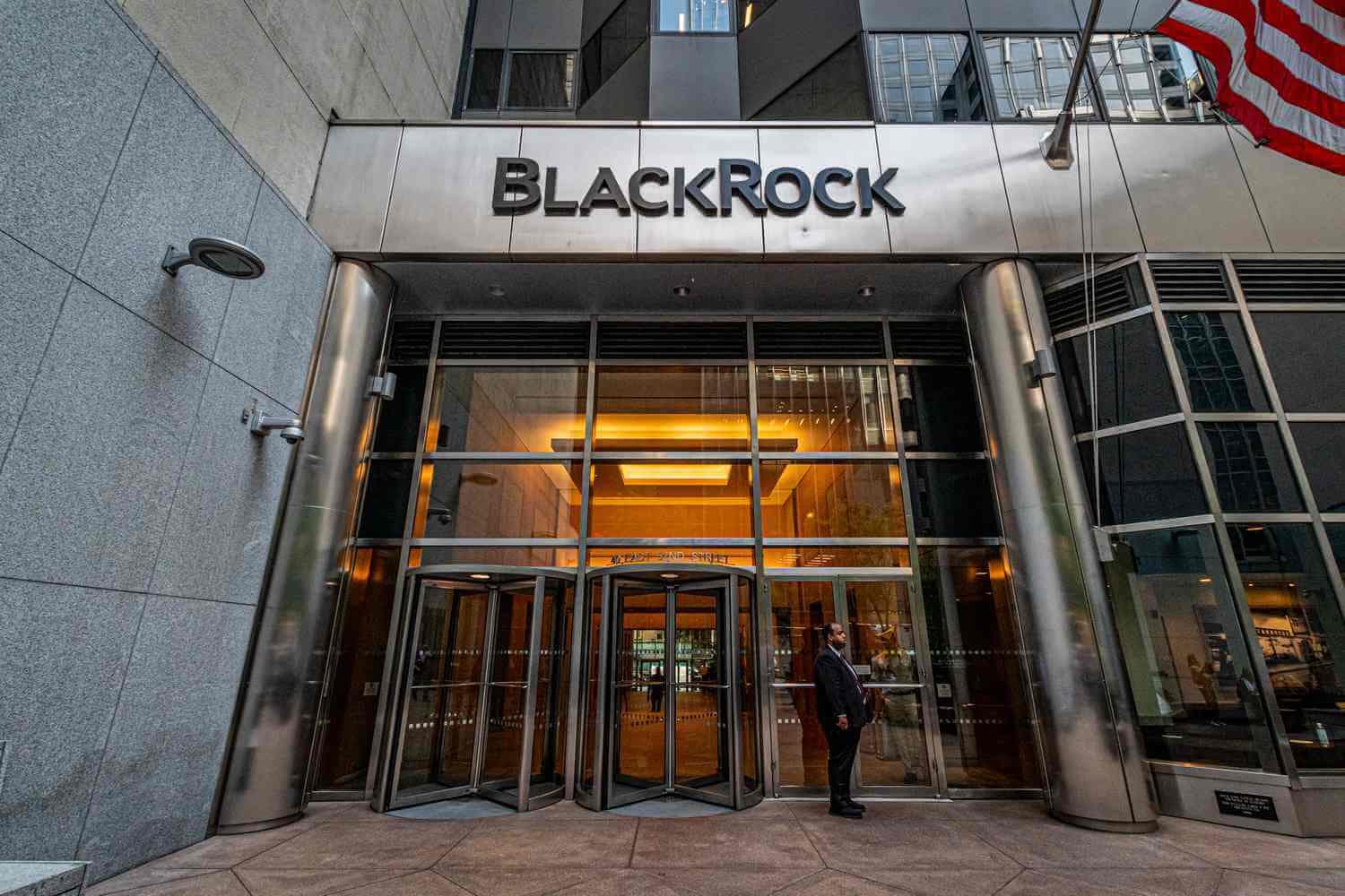 BlackRock 2025-ci ilin 3-cü rübündə 13.46 trilyon dollarlıq rekord aktivlərlə bazar gözləntilərini üstələdi