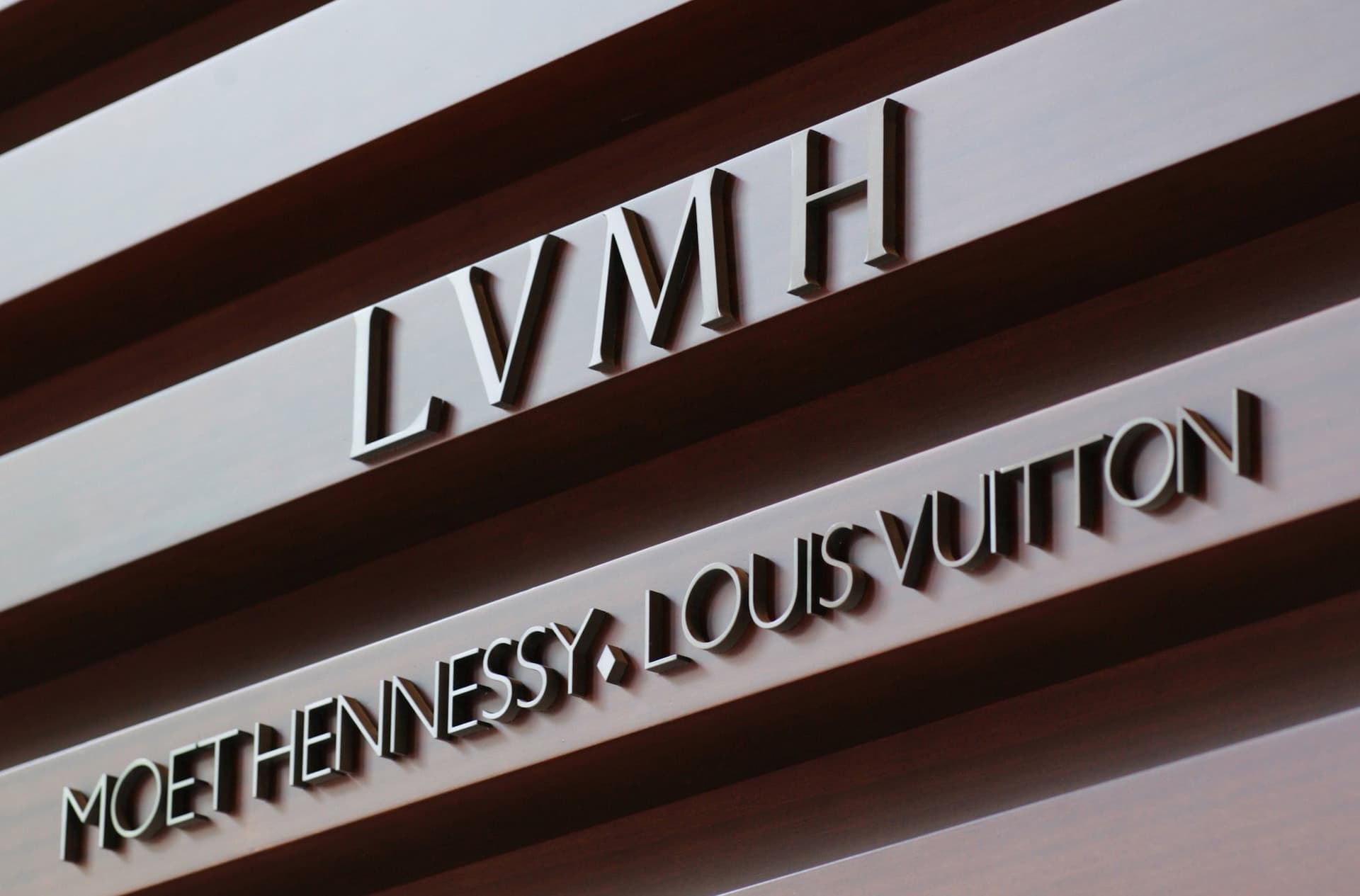 LVMH-nin gəlirləri yanvar-sentyabr aylarında 4% azalıb