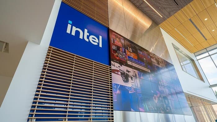 Intel 3-cü rübü xalis mənfəətlə başa vurdu, gəlir proqnozu üstələdi