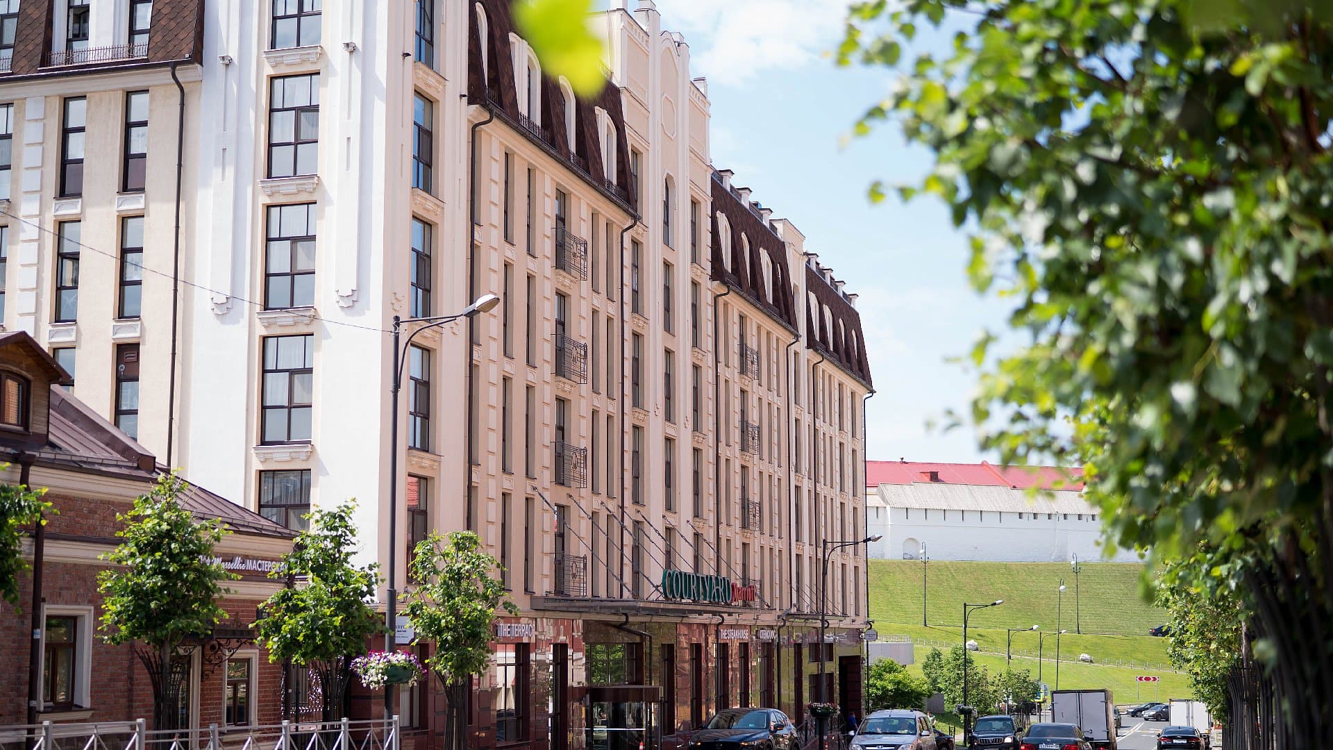 VTB Kazandakı Marriott Kazan Kremlin otelini satışa çıxarır