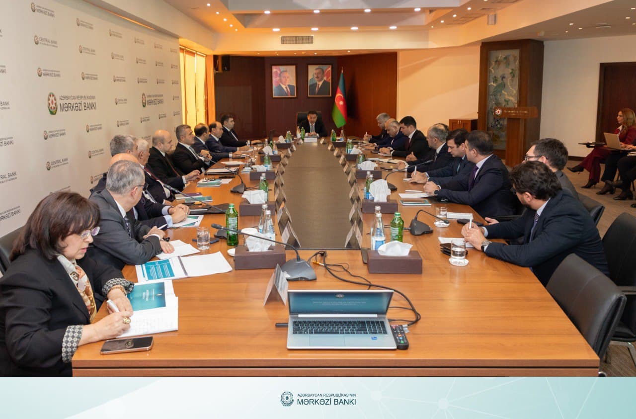 AMB bank rəhbərləri ilə görüşdə sektorun meylləri və çağırışlarını müzakirə edib