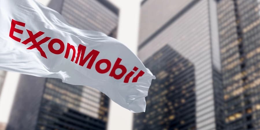 Exxon Mobil şirkətinin rüblük xalis mənfəəti 12% azalıb.