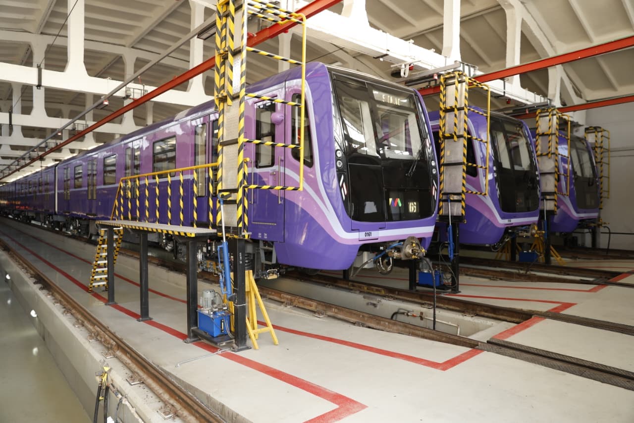 Bakı metropoliteni xətlərində daha 15 yeni vaqon istismara buraxıldı